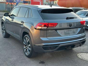 Volkswagen Touareg — photo 4