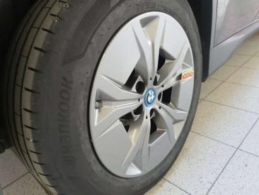 BMW IX1 30 XDrive — photo 8