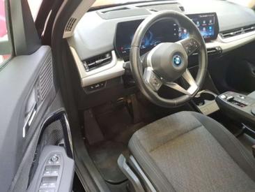 BMW IX1 30 XDrive — photo 9