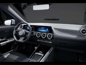 Mercedes GLA 250 — photo 11