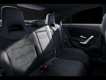 Mercedes CLA 200 Night Edition — photo 10