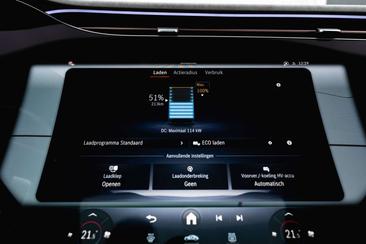 Mercedes EQE 350 AMG Line — photo 29