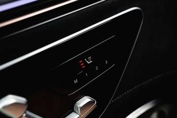 Mercedes EQE 350 AMG Line — photo 30