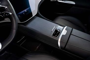 Mercedes EQE 350 AMG Line — photo 18