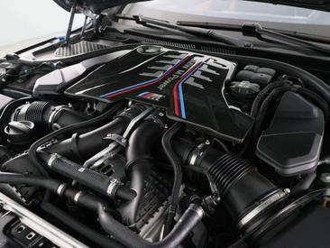 BMW M8 Cabriolet — photo 10