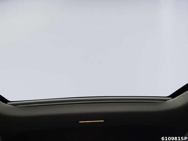 Mercedes GLC 300 AMG Line — photo 13