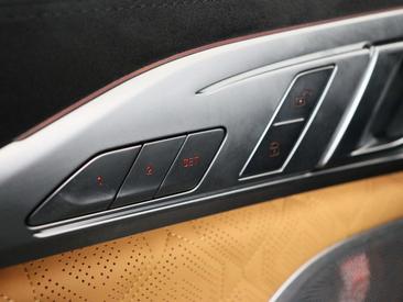 BMW M8 Cabriolet — photo 40