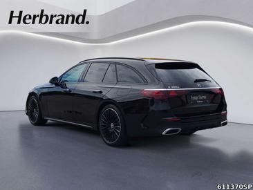 Mercedes Classe E 300 Night Edition — photo 4
