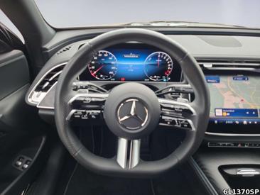 Mercedes Classe E 300 Night Edition — photo 9