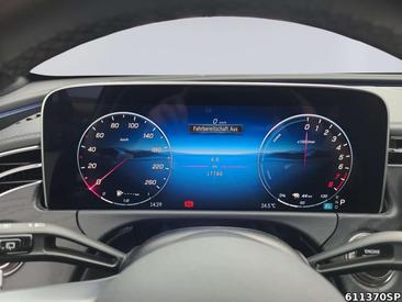 Mercedes Classe E 300 Night Edition — photo 12