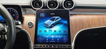 Mercedes GLC 300 AMG Line — photo 17