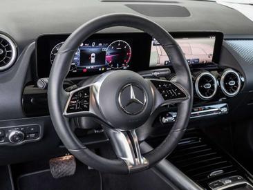 Mercedes GLA 220 — photo 9