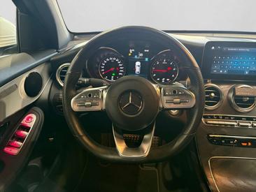 Mercedes GLC 220 AMG Line — photo 12