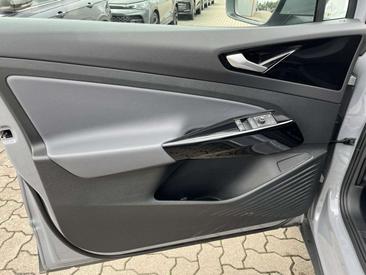 Volkswagen ID.4 Pro Performance — photo 5