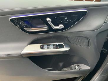 Mercedes GLC 300 AMG Line — photo 14