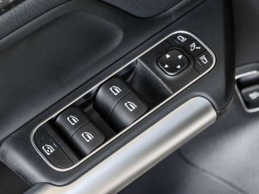 Mercedes GLA 220 — photo 14