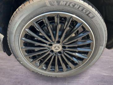 Mercedes GLC 300 Night Edition — photo 11