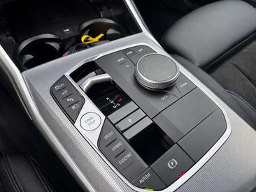 BMW Série 3 Touring 330e — photo 18