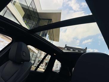 BMW iX3 M Sport — photo 10
