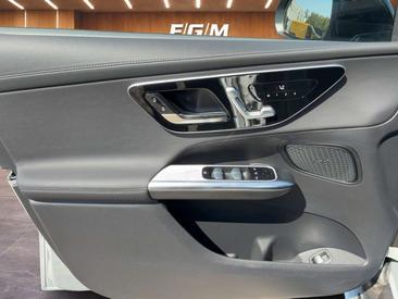 Mercedes GLC 300 Night Edition — photo 14