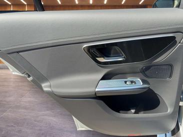 Mercedes GLC 300 Night Edition — photo 16