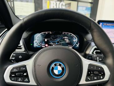 BMW iX3 M Sport — photo 15