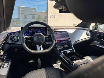 Mercedes EQE 350 AMG Line — photo 9