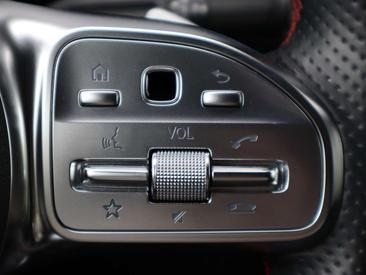Mercedes GLA 250 AMG Line — photo 16