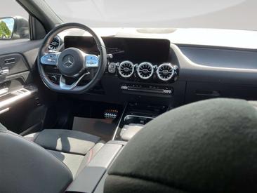 Mercedes GLA 250 AMG Line — photo 9