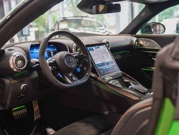 Mercedes AMG GT 63 S E Performance — photo 14