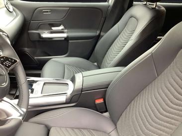 Mercedes GLA 200 Progressive — photo 8