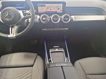 Mercedes EQB 250 — photo 19