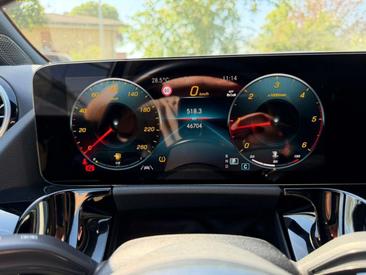 Mercedes GLA 180 Premium — photo 14
