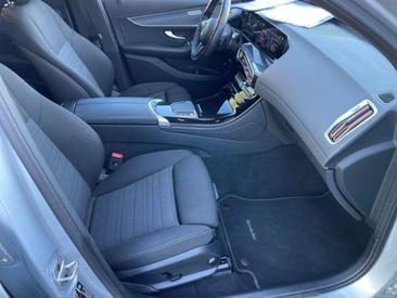 Mercedes EQC 400 — photo 5