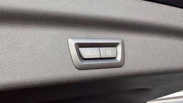 BMW X1 18d SDrive — photo 35