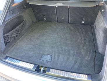 Mercedes EQC 400 — photo 6
