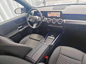 Mercedes EQB 250 — photo 22