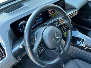 Mercedes EQC 400 — photo 12