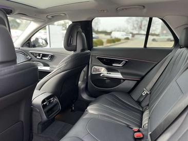Mercedes Classe E 300 Night Edition — photo 13