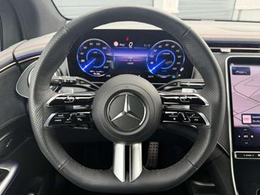 Mercedes EQE 300 Night Edition — photo 11