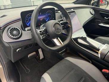 Mercedes EQE 300 Night Edition — photo 19