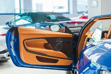 Aston Martin DB11 Volante — photo 5
