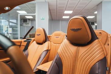 Aston Martin DB11 Volante — photo 7