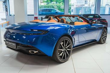 Aston Martin DB11 Volante — photo 14