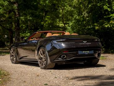 Aston Martin DB12 Volante 4.0 V8 — photo 2