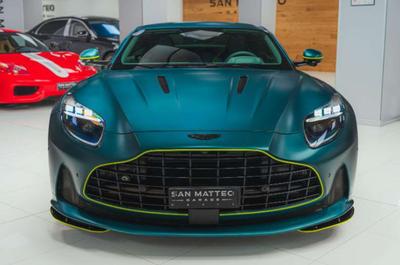 Aston Martin DB12