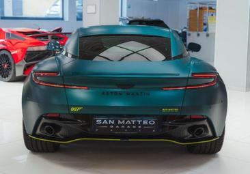 Aston Martin DB12 — photo 4