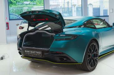Aston Martin DB12 — photo 14