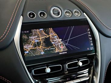 Aston Martin DBX 4.0 V8 Auto — photo 9