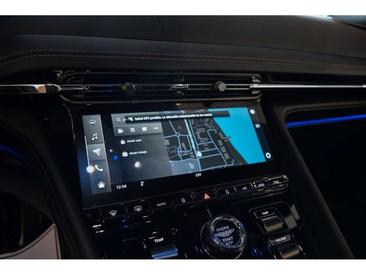 Aston Martin DB12 4.0 V8 — photo 11